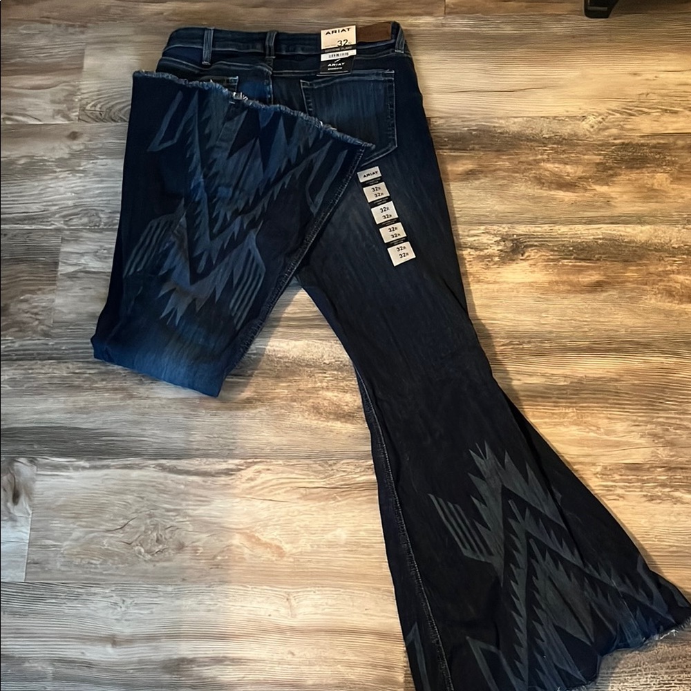 Ariat Chimayo Wide Leg Flare Jeans NWT